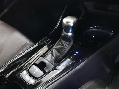 2017 Toyota C-HR - Thumbnail