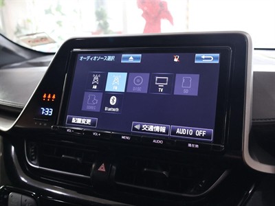 2017 Toyota C-HR - Thumbnail