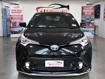 2017 Toyota C-HR - Thumbnail