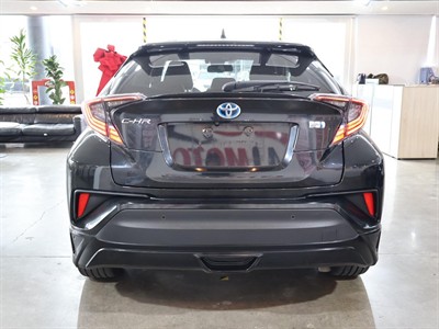 2017 Toyota C-HR - Thumbnail
