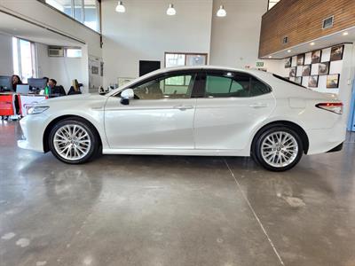 2017 Toyota Camry - Thumbnail