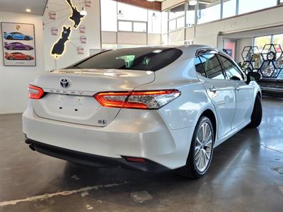 2017 Toyota Camry - Thumbnail