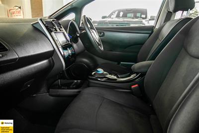 2016 Nissan Leaf - Thumbnail