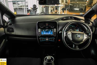 2016 Nissan Leaf - Thumbnail