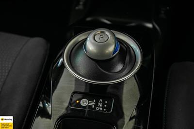 2016 Nissan Leaf - Thumbnail