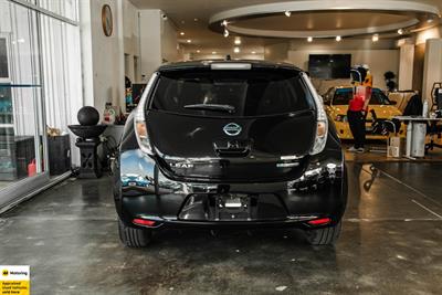 2016 Nissan Leaf - Thumbnail