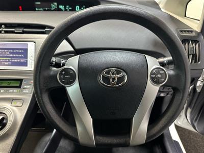 2013 Toyota Prius - Thumbnail
