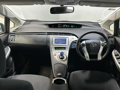 2013 Toyota Prius - Thumbnail