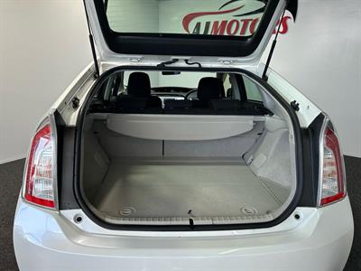 2013 Toyota Prius - Thumbnail