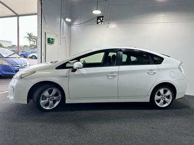 2013 Toyota Prius - Thumbnail