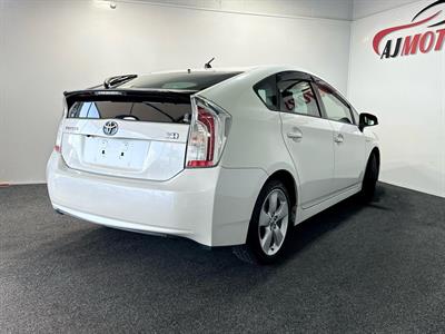2013 Toyota Prius - Thumbnail