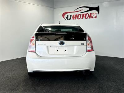 2013 Toyota Prius - Thumbnail