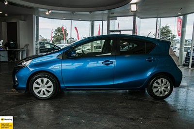 2014 Toyota Aqua - Thumbnail