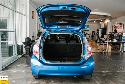 2014 Toyota Aqua - Thumbnail