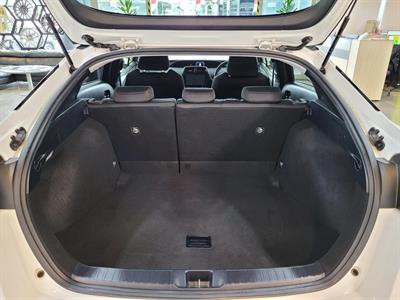 2017 Toyota Prius - Thumbnail