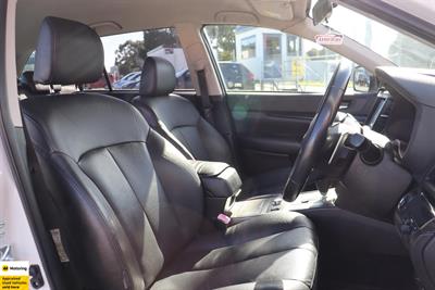 2009 Subaru Legacy - Thumbnail