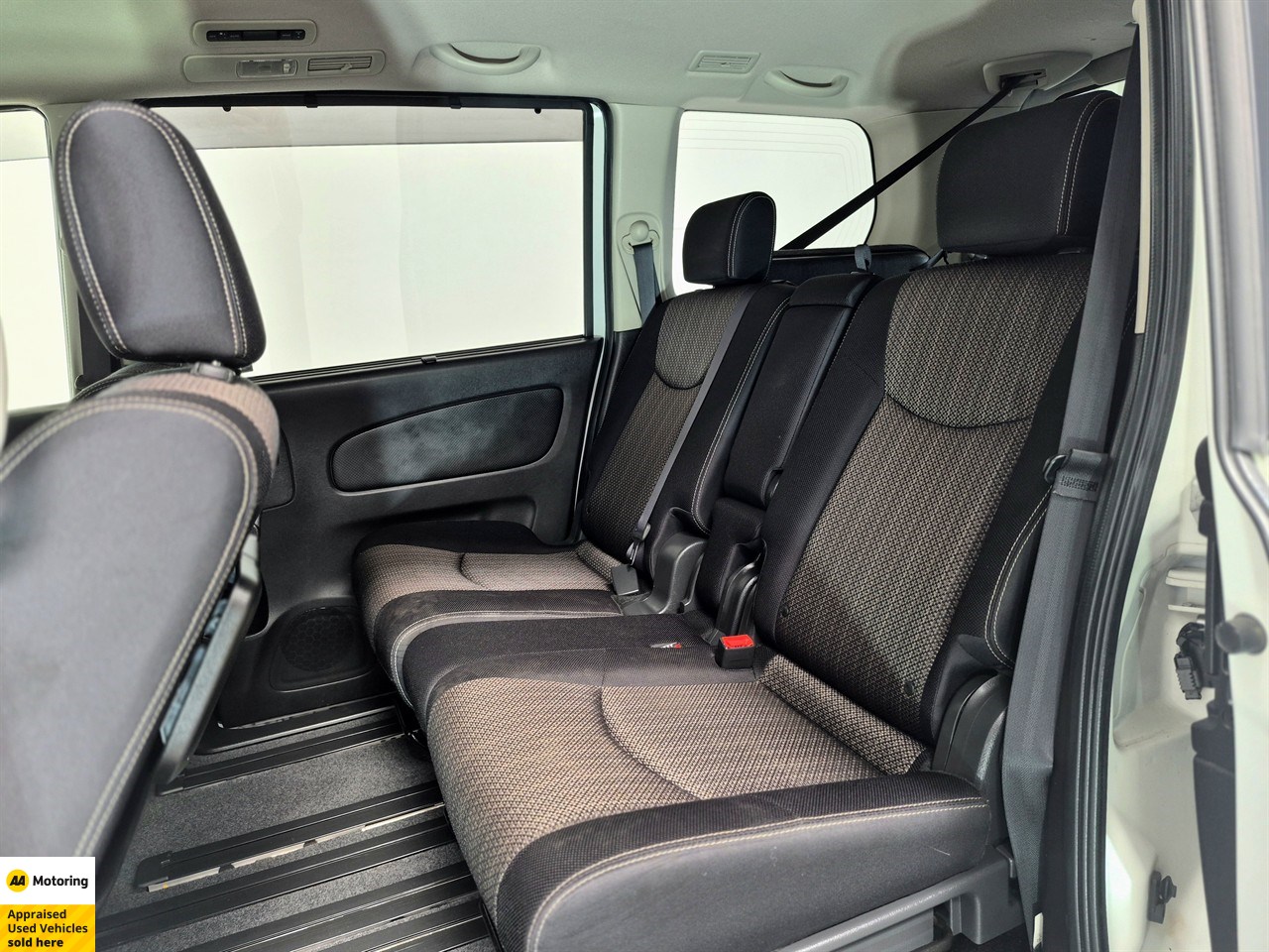 2014 Nissan Serena