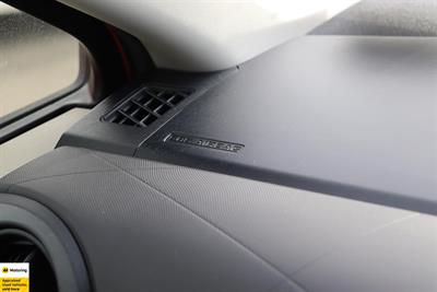 2013 Toyota Aqua - Thumbnail