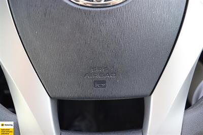 2013 Toyota Aqua - Thumbnail