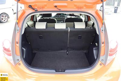 2013 Toyota Aqua - Thumbnail