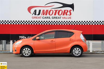 2013 Toyota Aqua - Thumbnail
