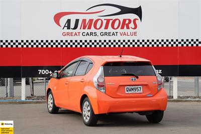 2013 Toyota Aqua - Thumbnail