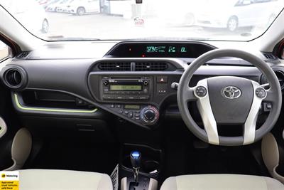 2013 Toyota Aqua - Thumbnail