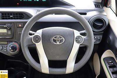 2013 Toyota Aqua - Thumbnail
