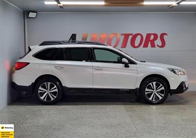 2019 Subaru Outback - Thumbnail