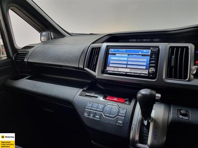 2012 Honda STEPWAGON - Thumbnail