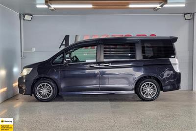2012 Honda STEPWAGON - Thumbnail
