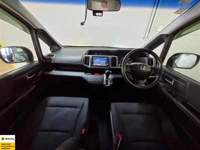 2012 Honda STEPWAGON - Thumbnail