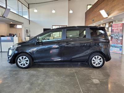 2016 Toyota Sienta - Thumbnail