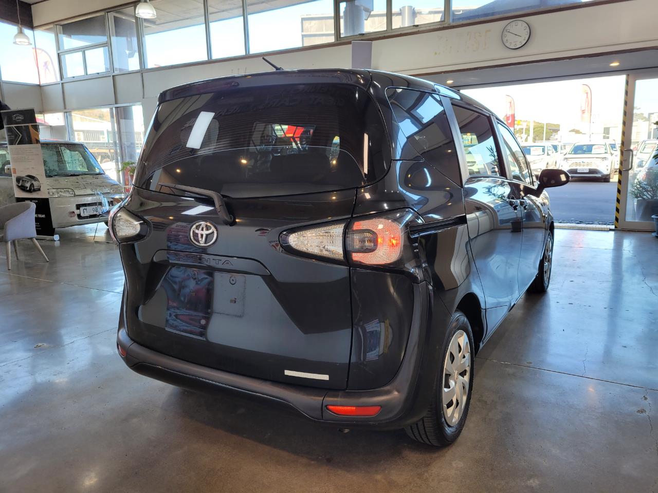 2016 Toyota Sienta