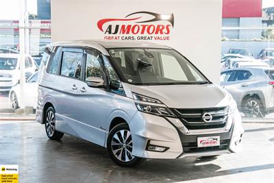 2017 Nissan Serena - Thumbnail