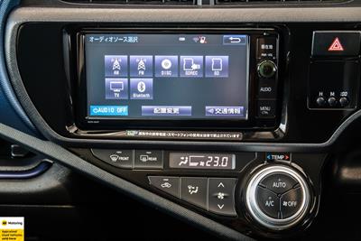 2015 Toyota Aqua - Thumbnail