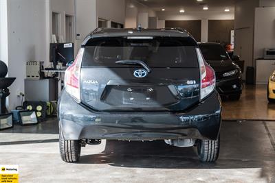 2015 Toyota Aqua - Thumbnail