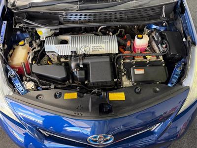 2013 Toyota Prius - Thumbnail