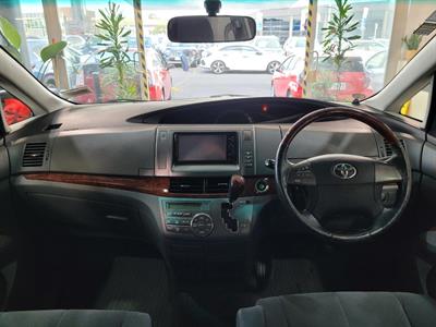 2010 Toyota Estima - Thumbnail