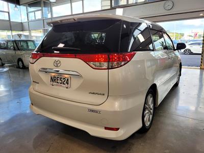 2010 Toyota Estima - Thumbnail