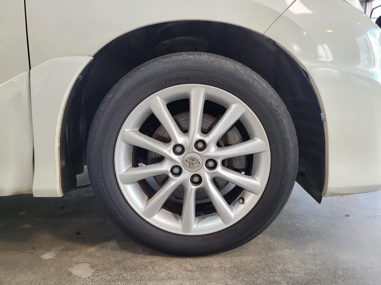 2010 Toyota Estima
