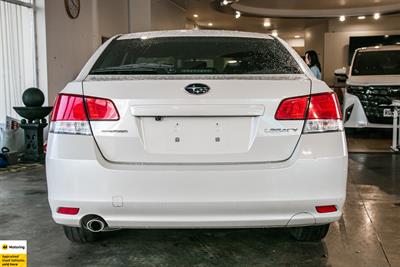 2014 Subaru Legacy - Thumbnail