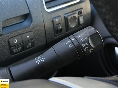 2014 Nissan Serena - Thumbnail