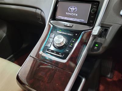 2014 Toyota Sai - Thumbnail