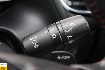 2016 Mazda Axela - Thumbnail