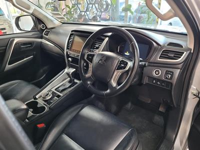 2023 Mitsubishi Pajero Sport - Thumbnail