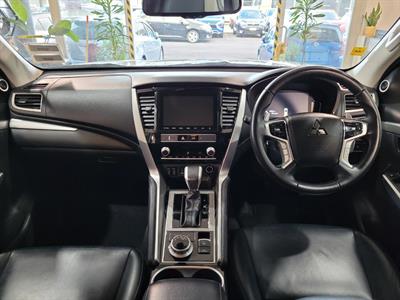 2023 Mitsubishi Pajero Sport - Thumbnail