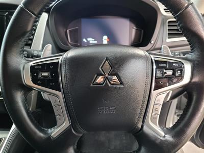 2023 Mitsubishi Pajero Sport - Thumbnail