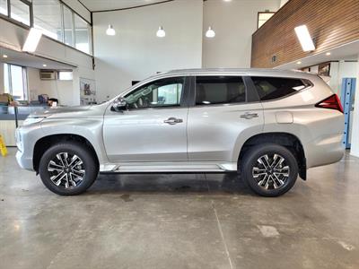 2023 Mitsubishi Pajero Sport - Thumbnail