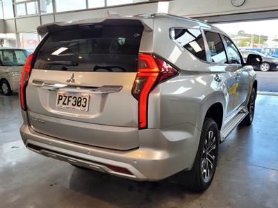 2023 Mitsubishi Pajero Sport - Thumbnail